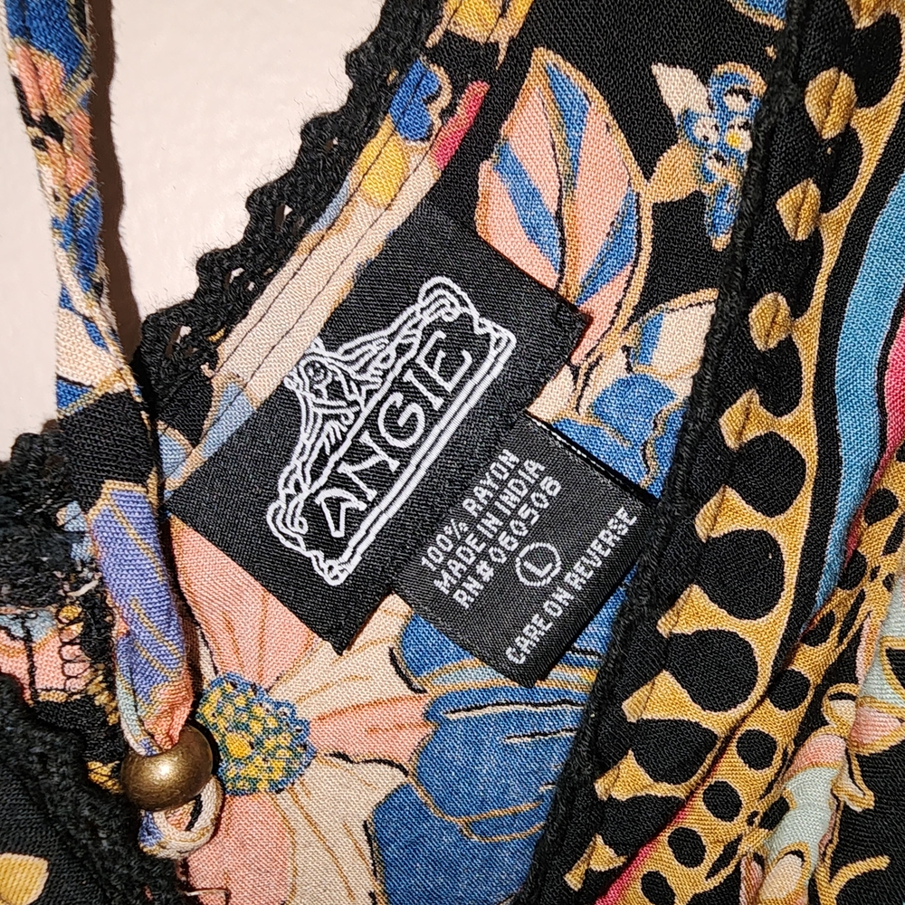 Angie Floral V-Neck Sleeveless Blouse - Black and Blue - Picture 2 of 5